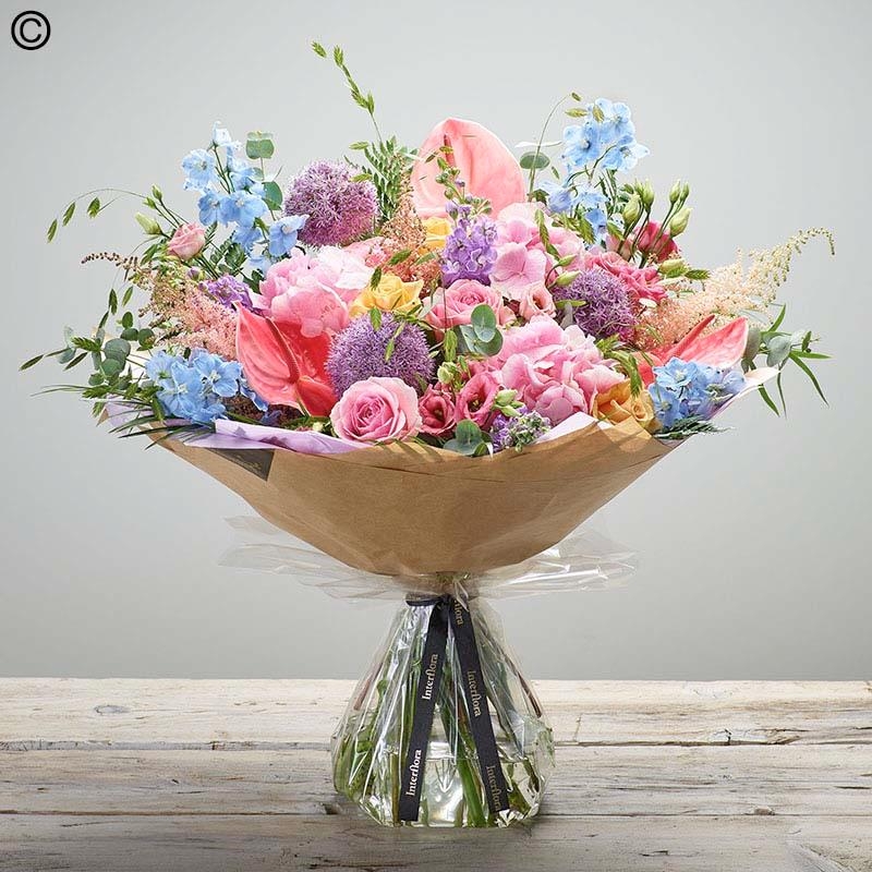 Amazing handtied