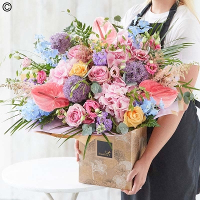 Amazing handtied