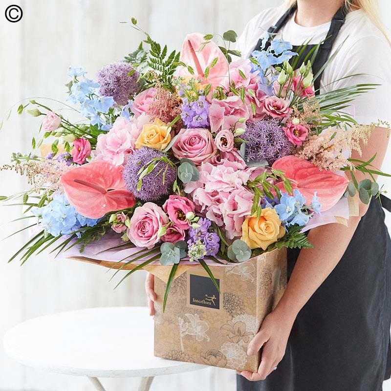 Amazing handtied