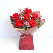 Scarlet red kisses gift box